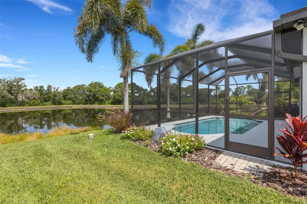 374 Londonderry Drive Sarasota FL 34240