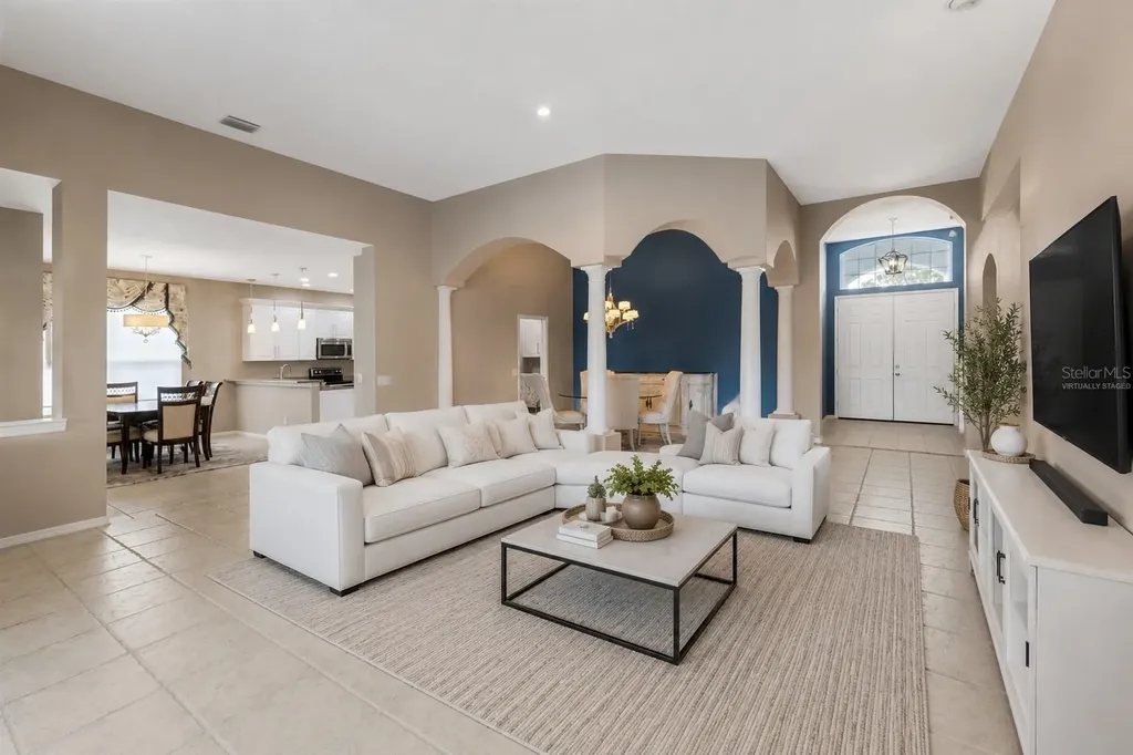374 Londonderry Drive Sarasota FL 34240
