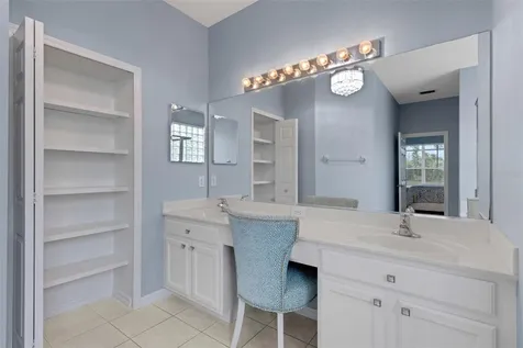 374 Londonderry Drive Sarasota FL 34240