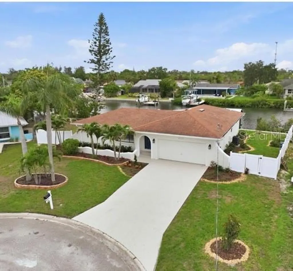 604 Kingston Court Apollo Beach FL 33572