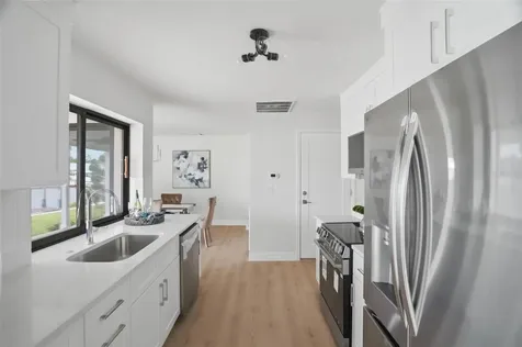 604 Kingston Court Apollo Beach FL 33572
