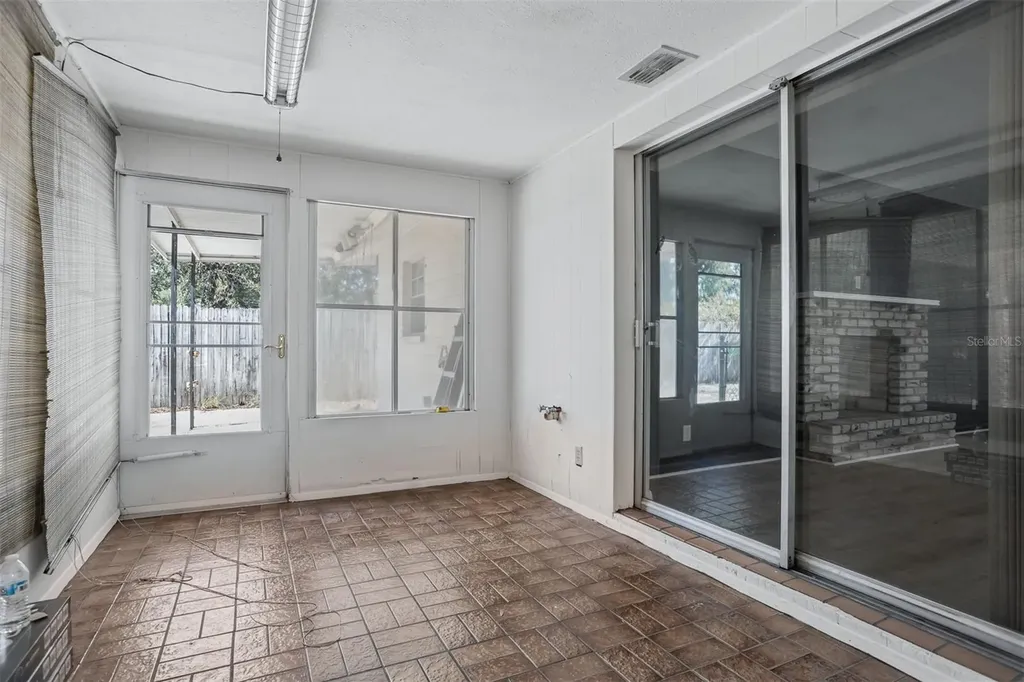 812 W Warren Avenue Tampa FL 33602