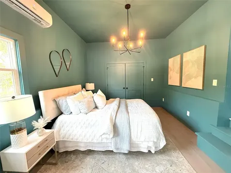 10460 54th Avenue N St Petersburg FL 33708