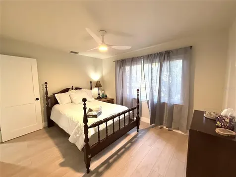 10460 54th Avenue N St Petersburg FL 33708