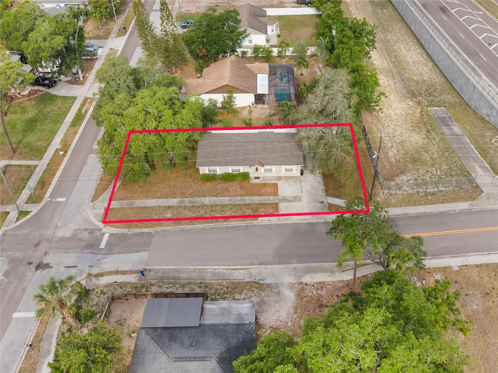 1221 E Court Street Tarpon Springs FL 34689