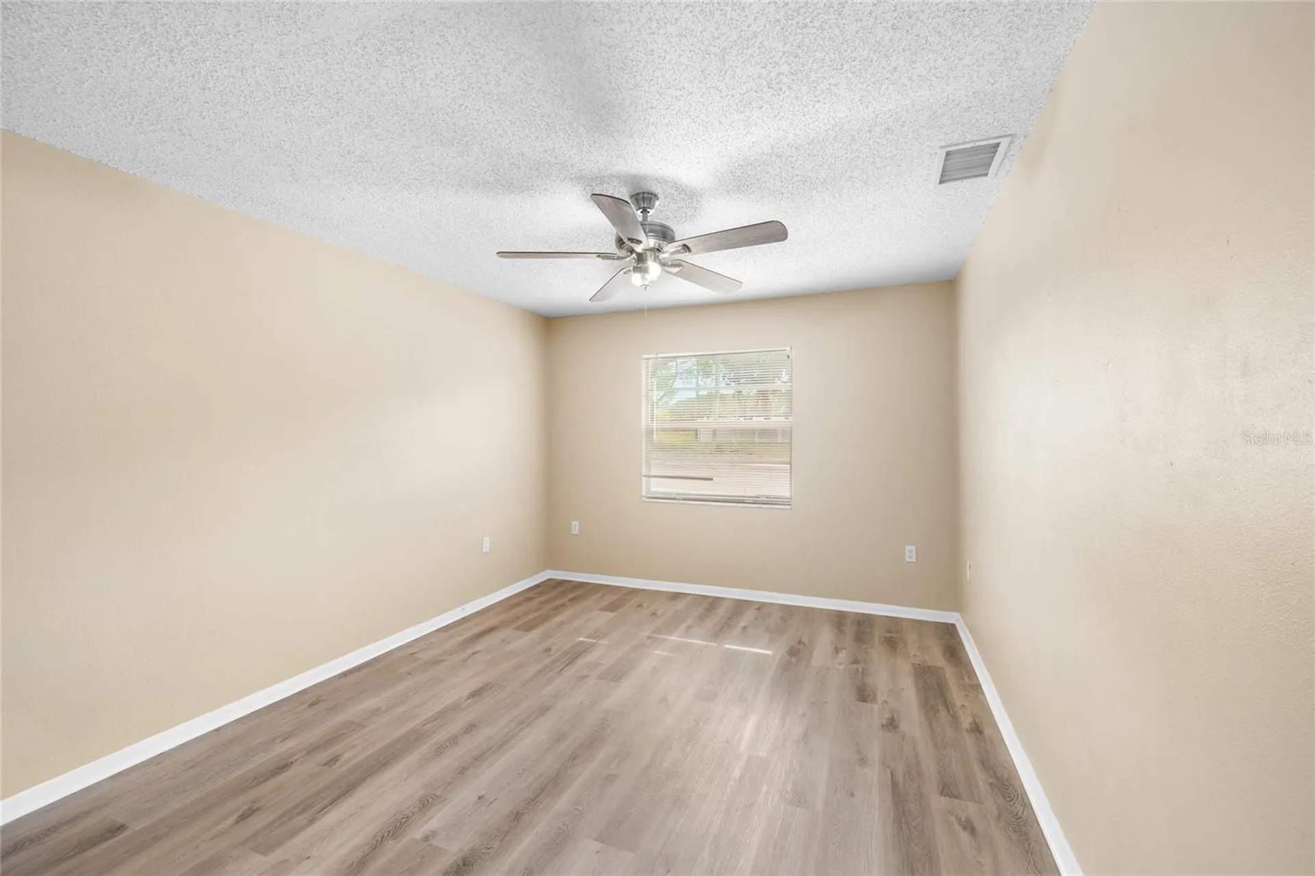 1221 E Court Street Tarpon Springs FL 34689