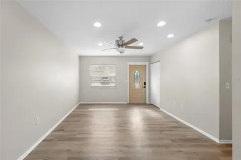 1221 E Court Street Tarpon Springs FL 34689