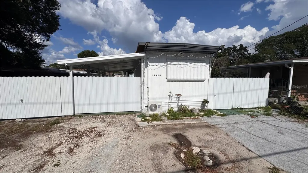 12909 Four Oaks Road Tampa FL 33624