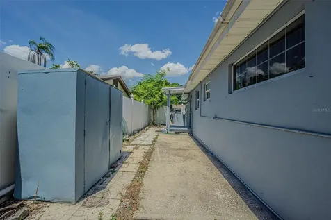 1627 28th Street N St Petersburg FL 33713