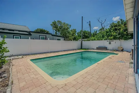 1627 28th Street N St Petersburg FL 33713