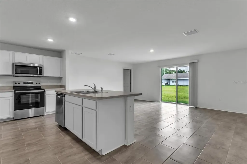 22 Round Tree Drive Palm Coast FL 32164