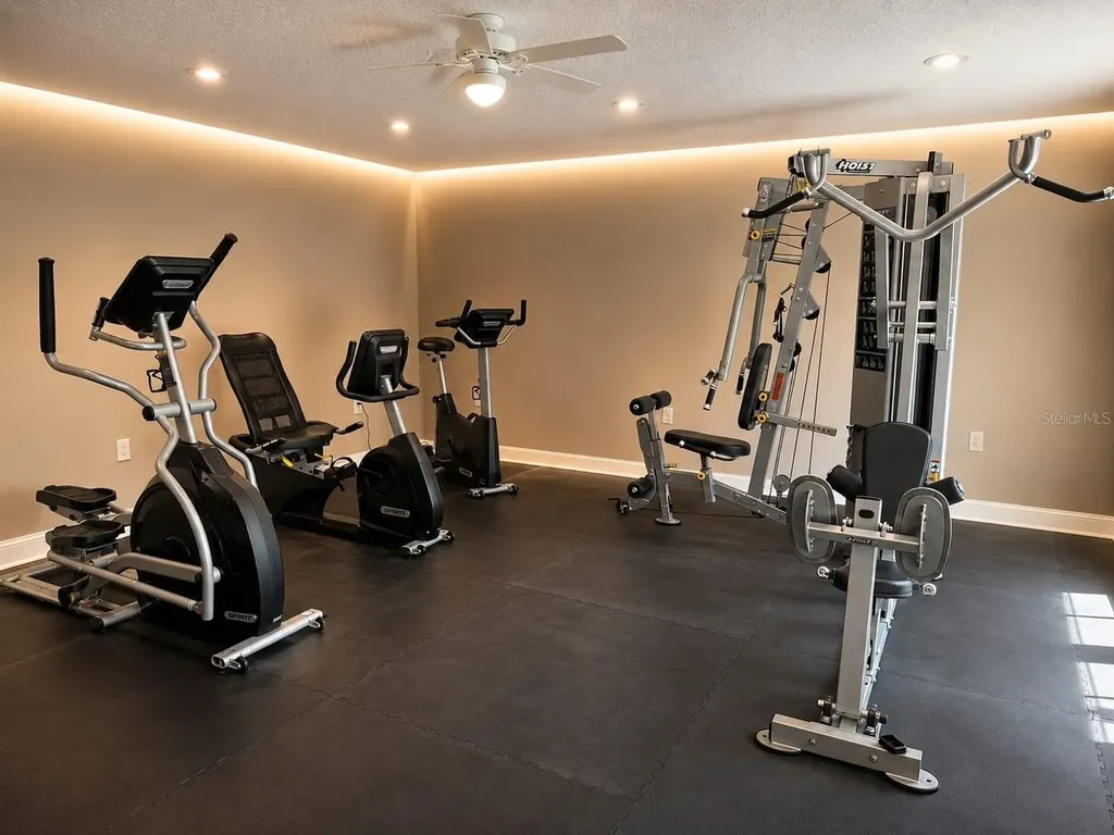 145 N Pearl Lake Causeway Altamonte Springs FL 32714