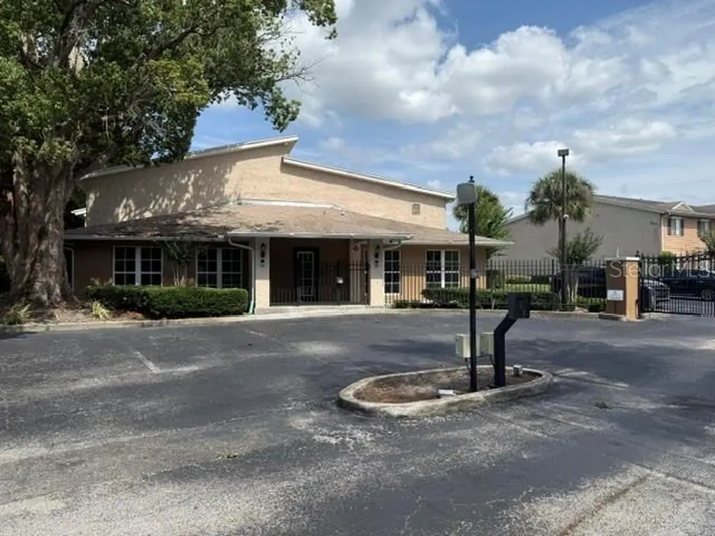 145 N Pearl Lake Causeway Altamonte Springs FL 32714