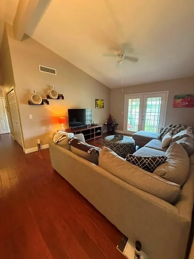 145 N Pearl Lake Causeway Altamonte Springs FL 32714
