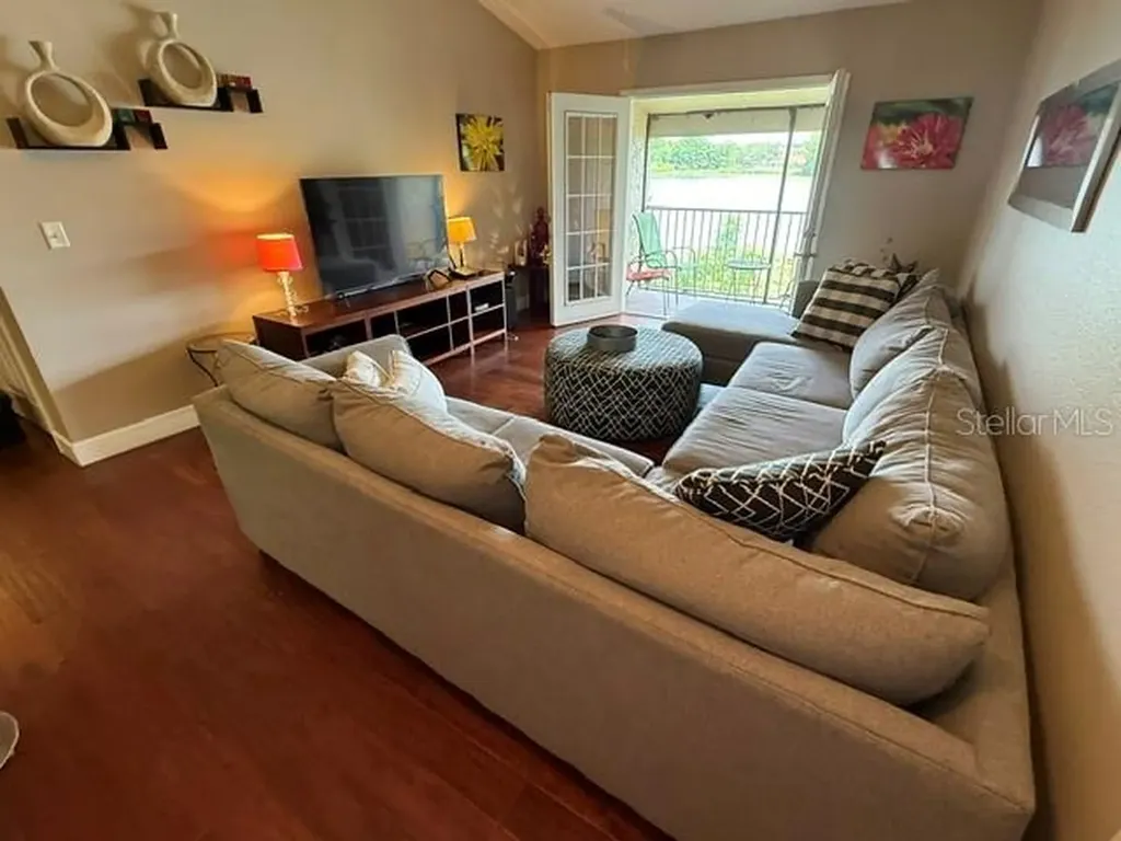 145 N Pearl Lake Causeway Altamonte Springs FL 32714