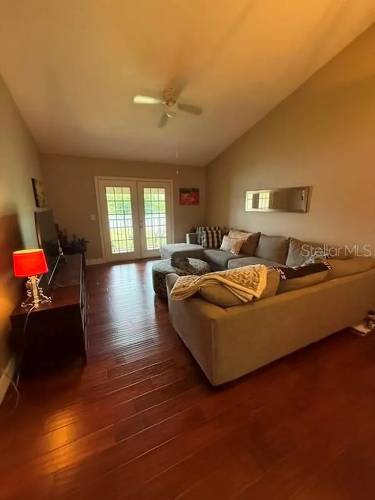 145 N Pearl Lake Causeway Altamonte Springs FL 32714