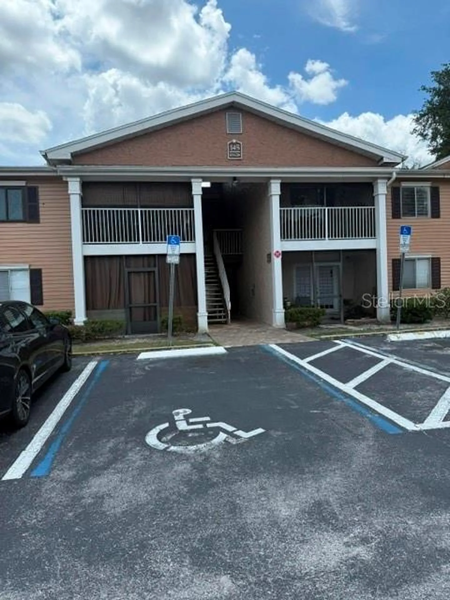 145 N Pearl Lake Causeway Altamonte Springs FL 32714