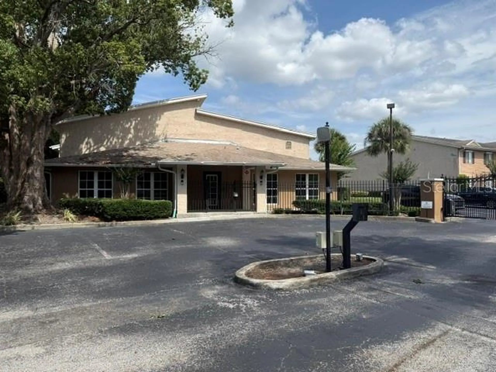 145 N Pearl Lake Causeway Altamonte Springs FL 32714