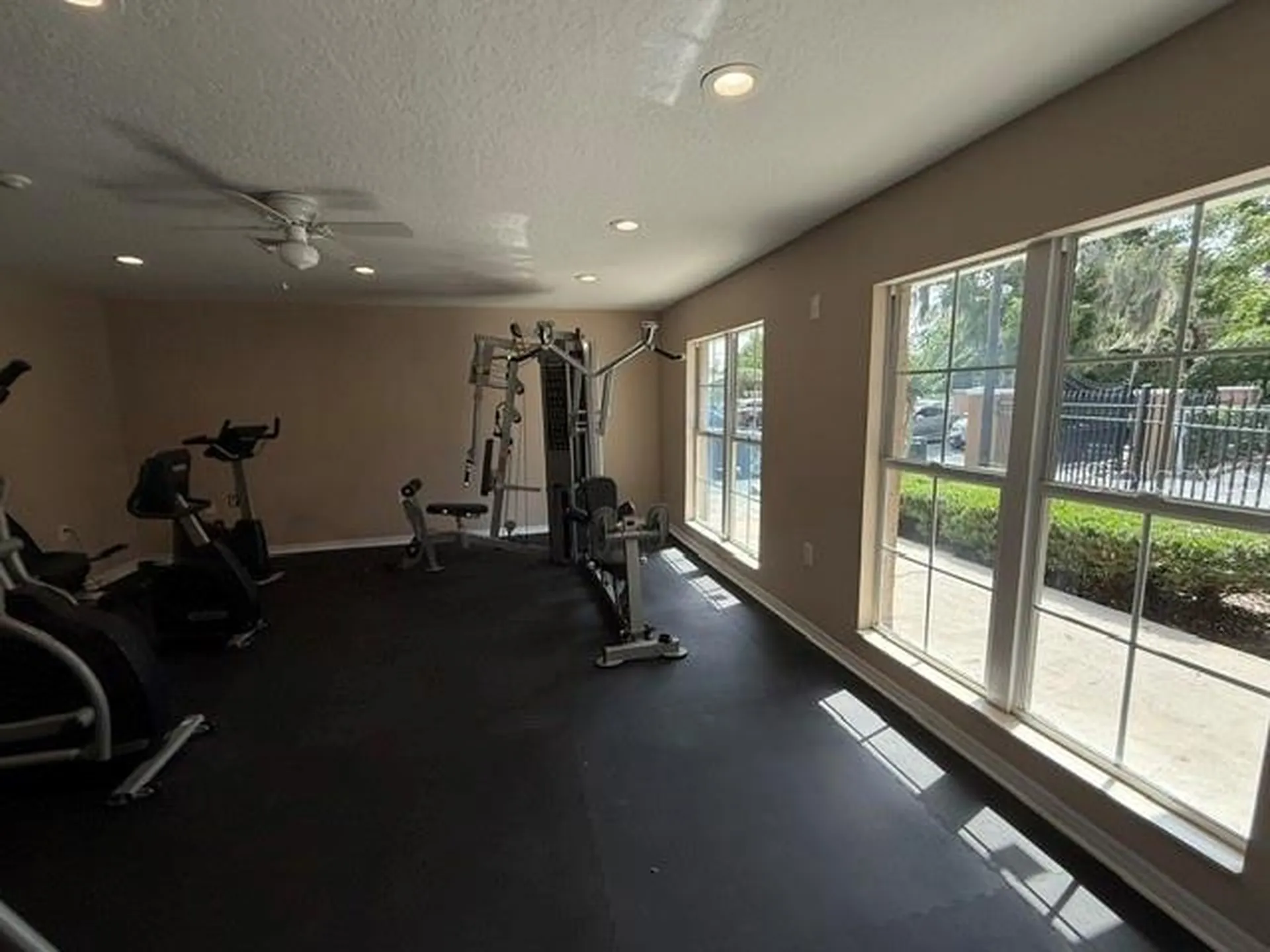 145 N Pearl Lake Causeway Altamonte Springs FL 32714
