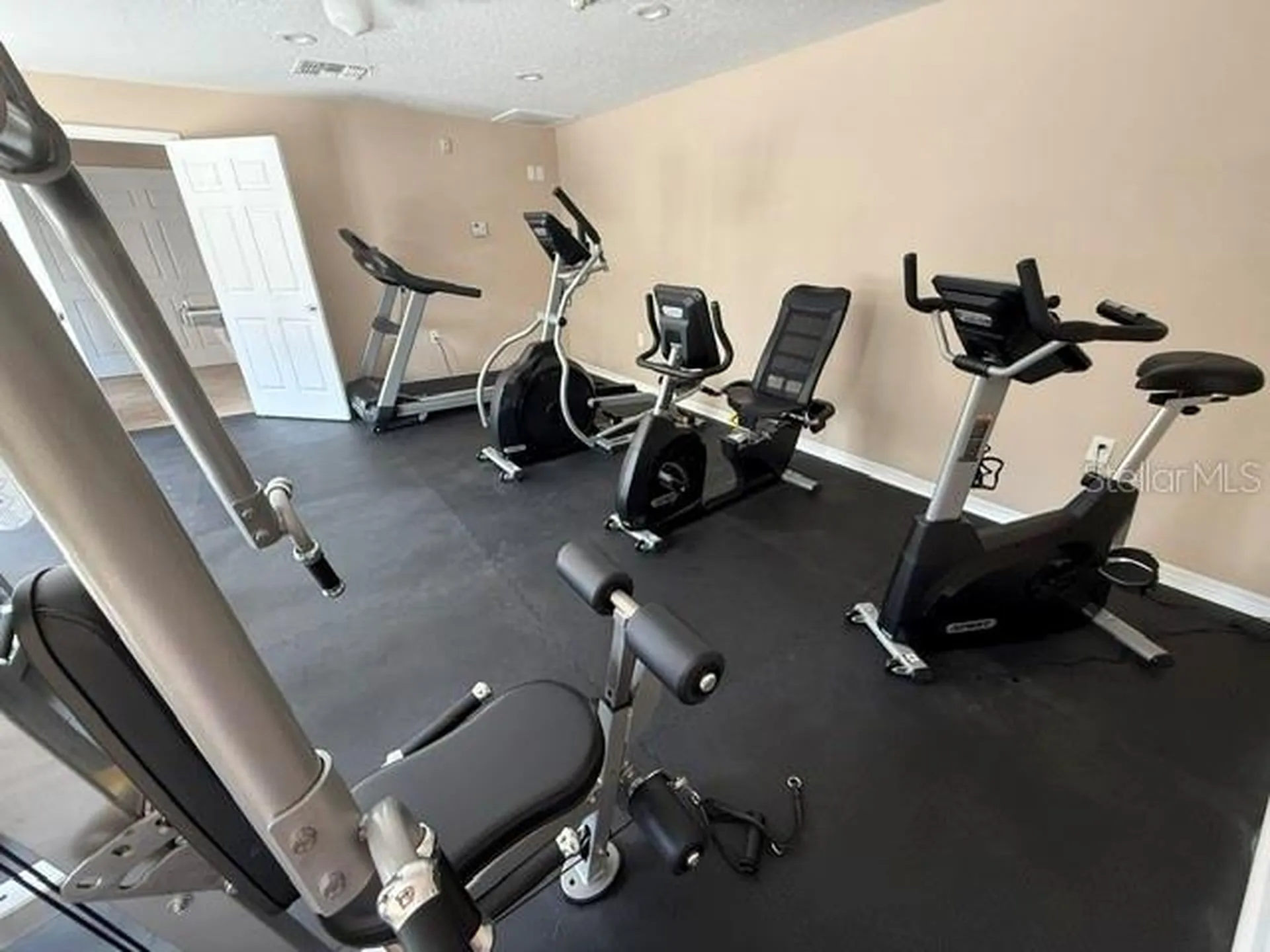 145 N Pearl Lake Causeway Altamonte Springs FL 32714