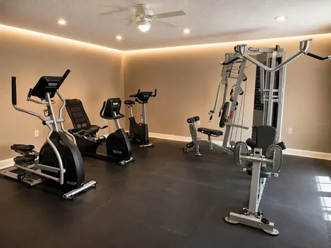 145 N Pearl Lake Causeway Altamonte Springs FL 32714