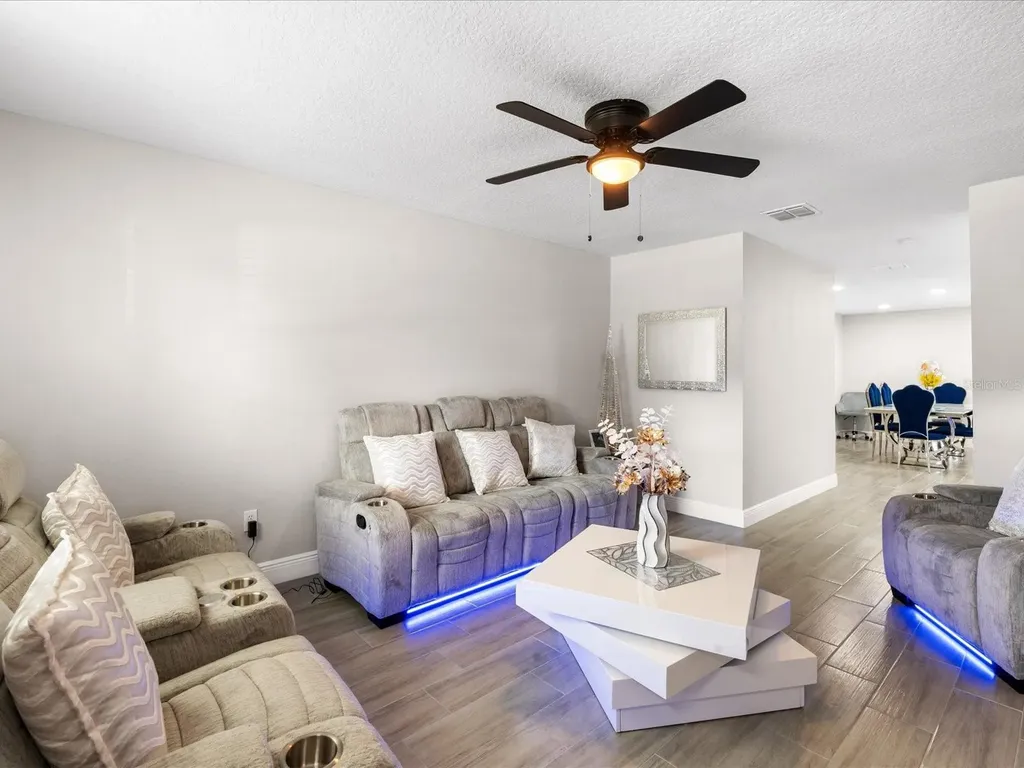 871 Darwin Drive Altamonte Springs FL 32701