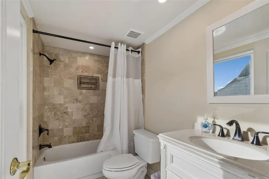 320 Island Way Clearwater Beach FL 33767