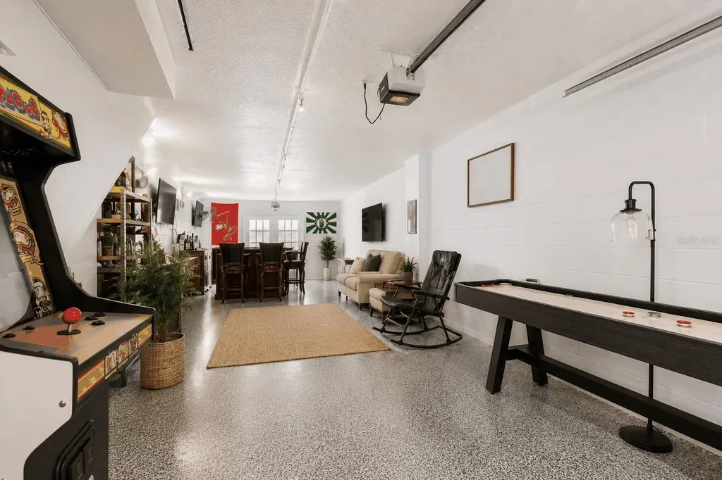320 Island Way Clearwater Beach FL 33767