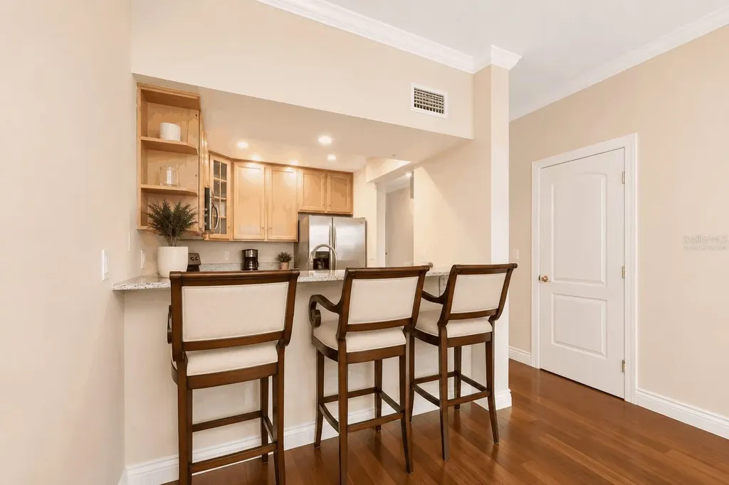 320 Island Way Clearwater Beach FL 33767