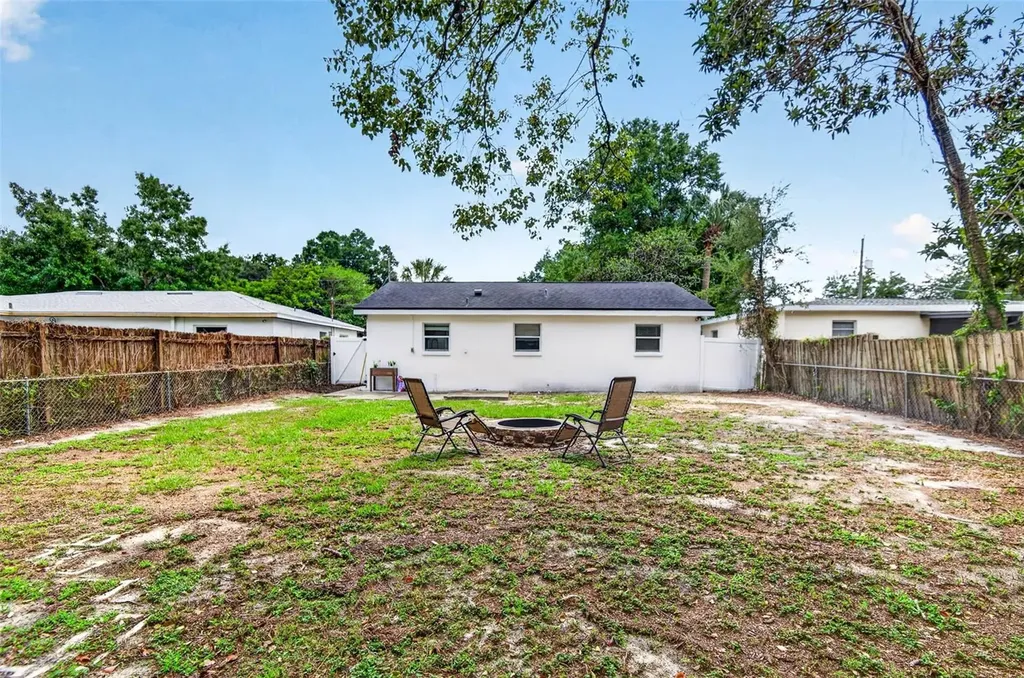 1610 E Paris Street Tampa FL 33610