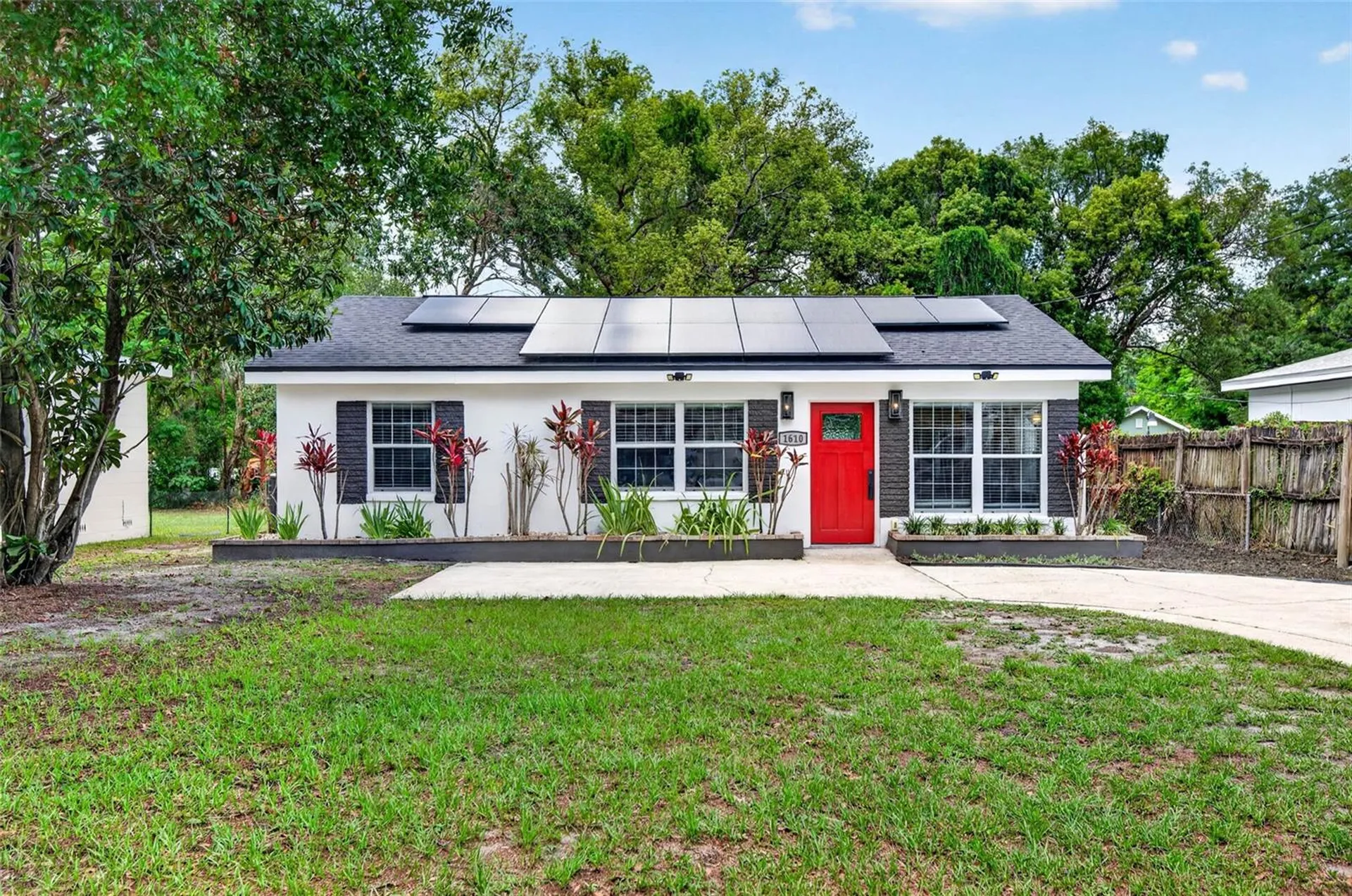 1610 E Paris Street Tampa FL 33610