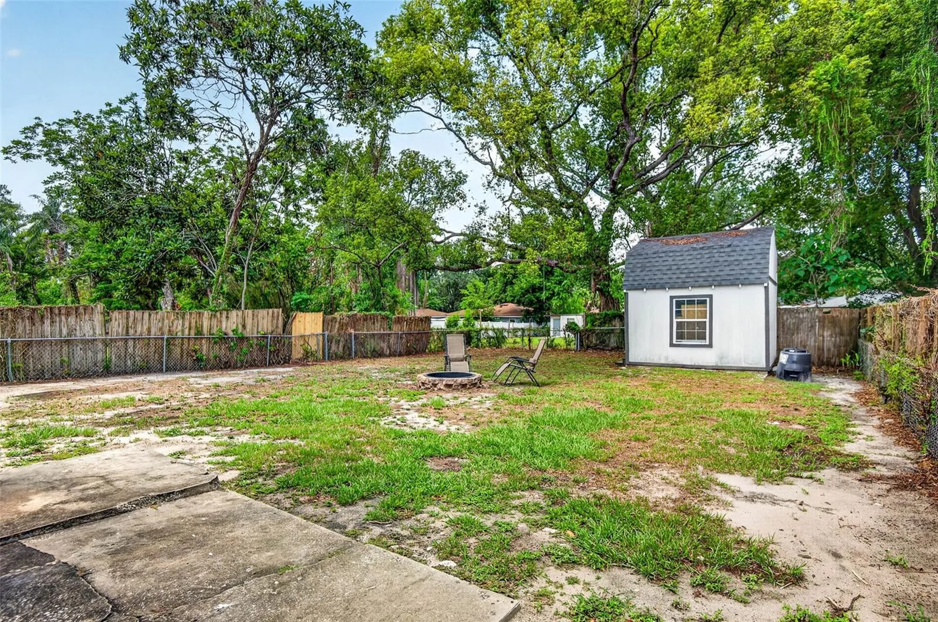 1610 E Paris Street Tampa FL 33610