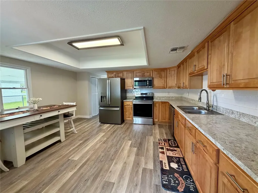 208 Center Street Auburndale FL 33823
