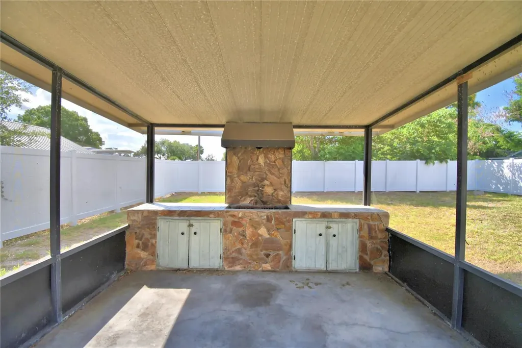 208 Center Street Auburndale FL 33823