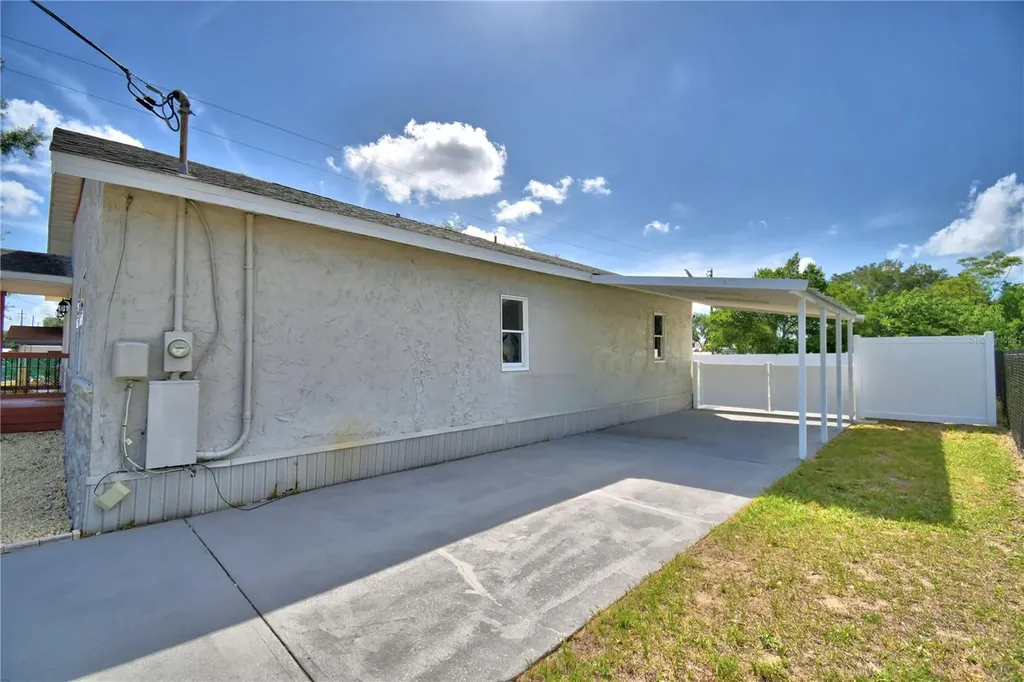 208 Center Street Auburndale FL 33823