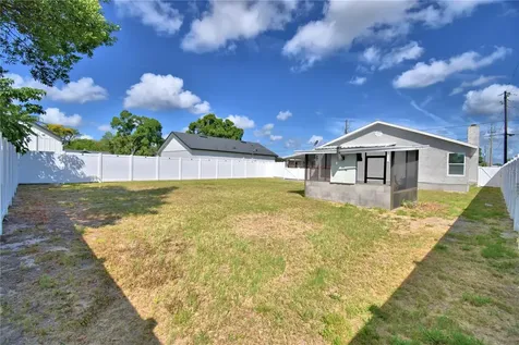 208 Center Street Auburndale FL 33823
