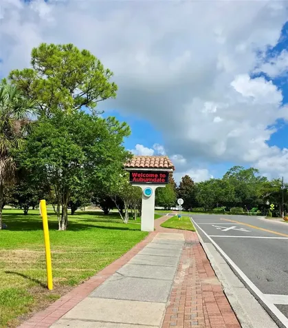 208 Center Street Auburndale FL 33823