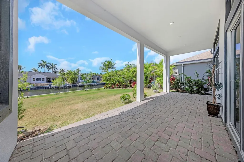 1016 Signet Drive Apollo Beach FL 33572