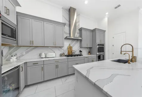1016 Signet Drive Apollo Beach FL 33572