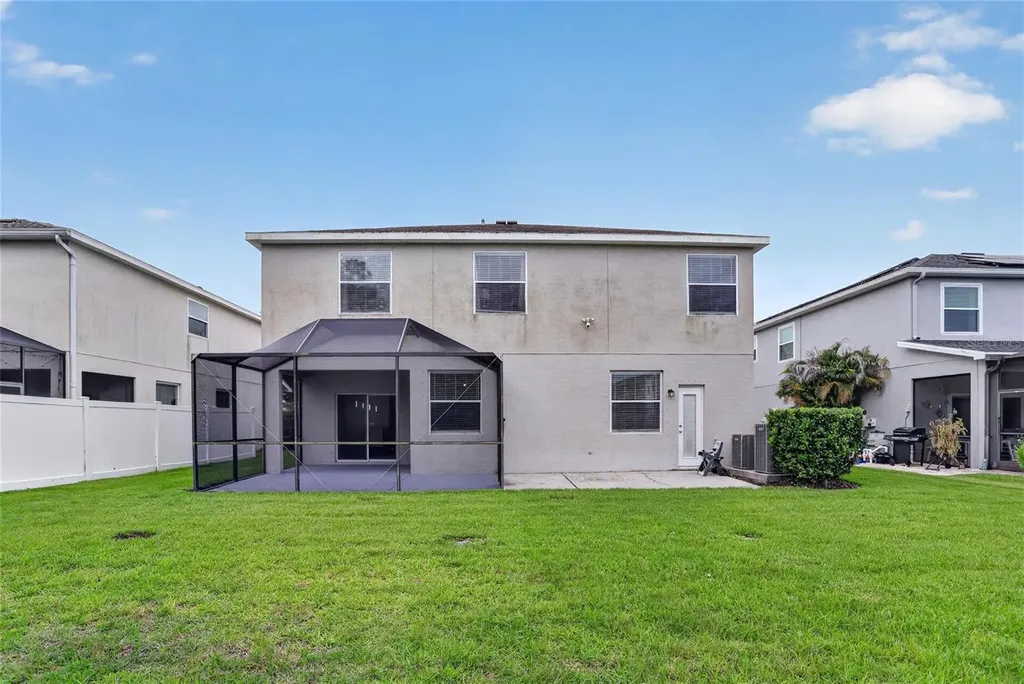 8821 N River Road Tampa FL 33635