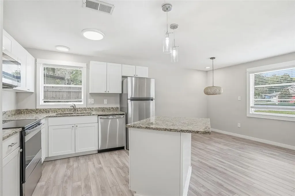 997 Cedarwood Avenue Dunedin FL 34698