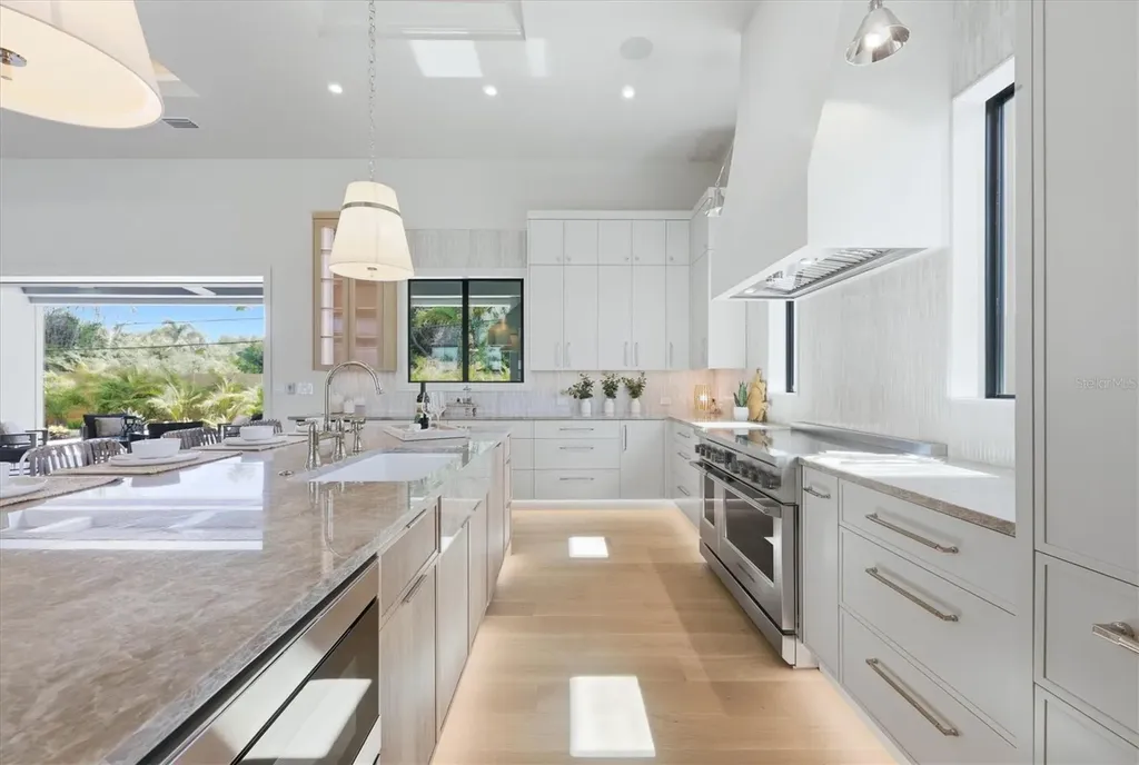 2531 Wisteria Street Sarasota FL 34239