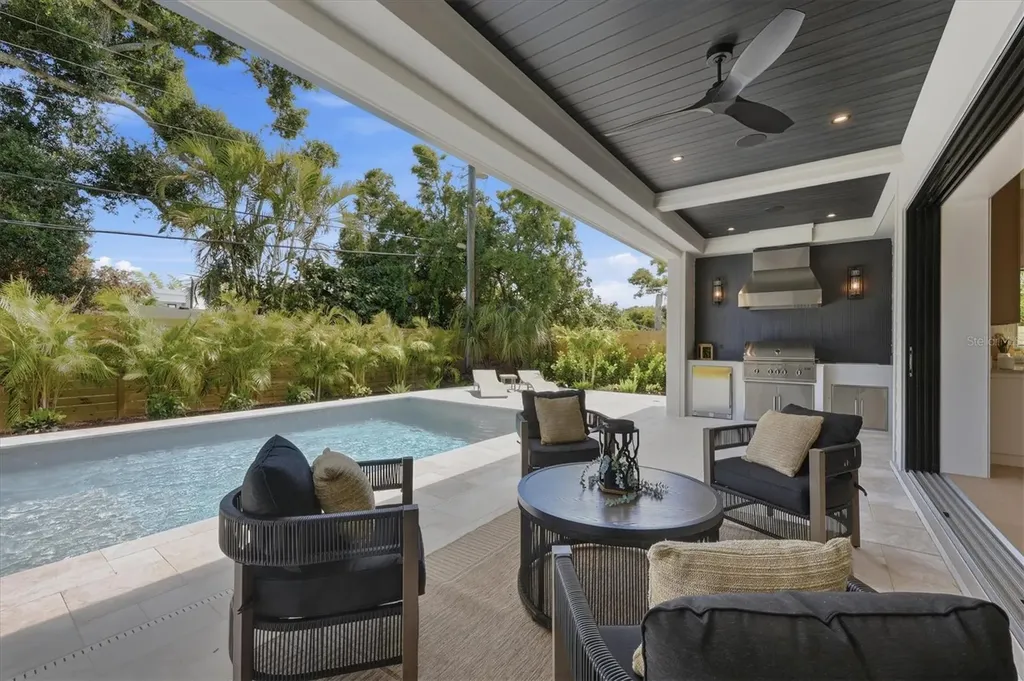 2531 Wisteria Street Sarasota FL 34239