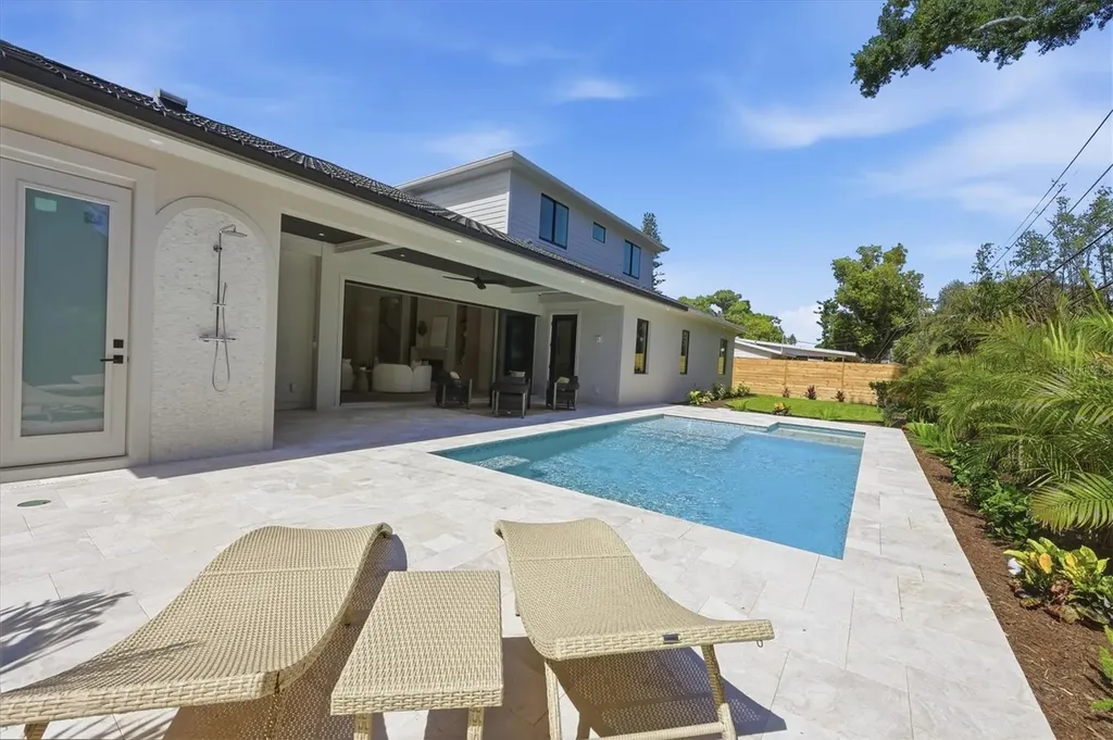 2531 Wisteria Street Sarasota FL 34239
