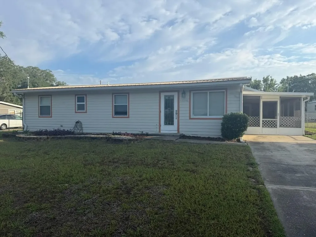 11595 SE 129th Place Ocklawaha FL 32179