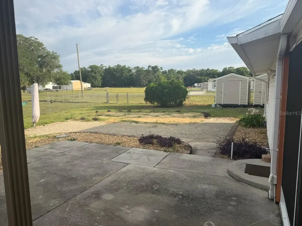 11595 SE 129th Place Ocklawaha FL 32179