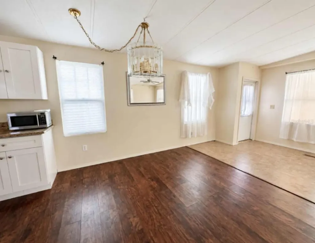 1925 Mary Lane Holiday FL 34690