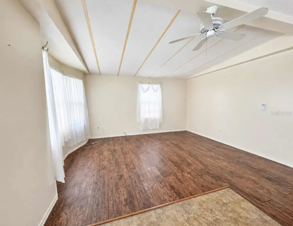 1925 Mary Lane Holiday FL 34690