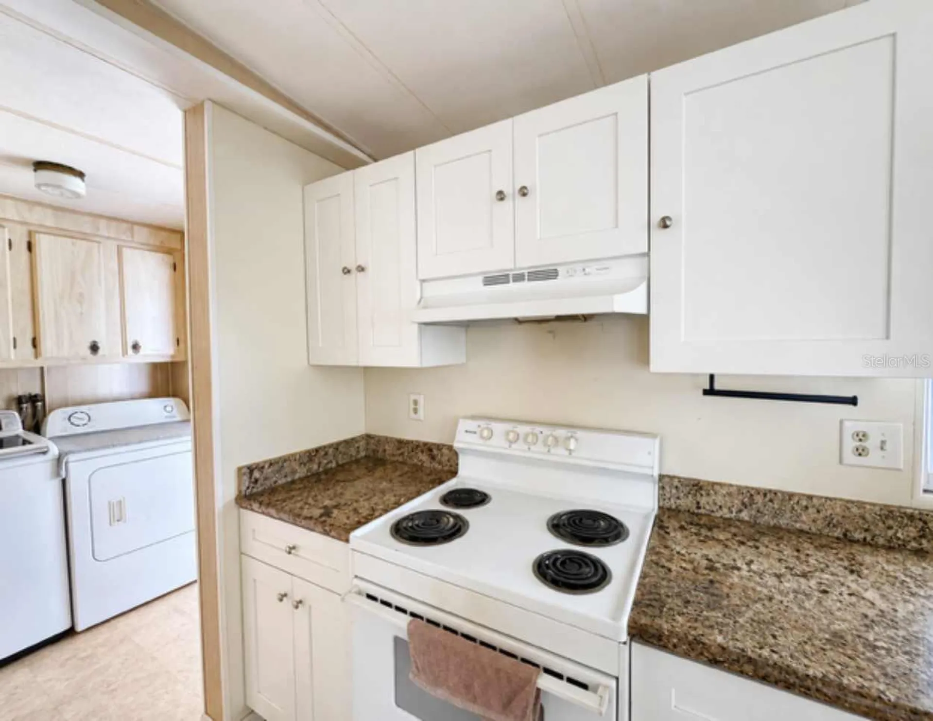 1925 Mary Lane Holiday FL 34690