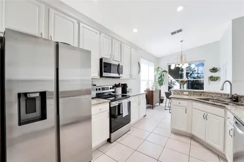 4713 Windsor Avenue Orlando FL 32819